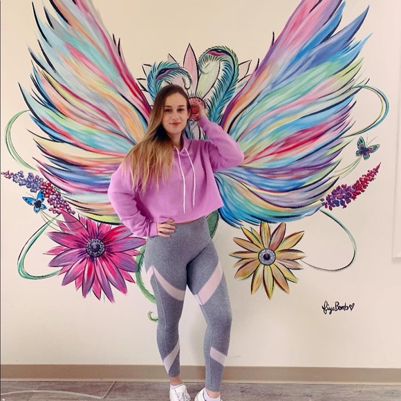 Meet your Posher, Gabi - Picture 1 of 1